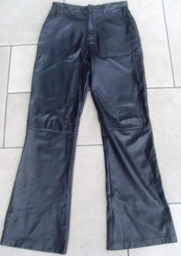 Zwarte broek van Mark & Spencer maat 11 jaar beschikbaar voor biedingen