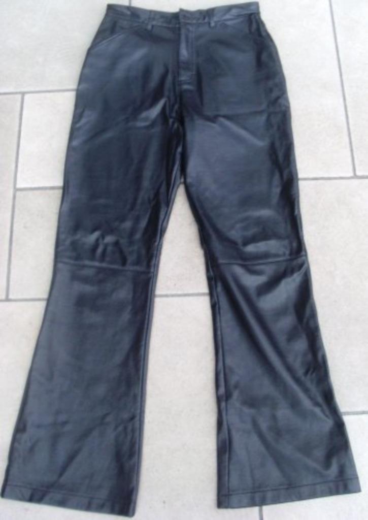 Zwarte broek van Mark & Spencer maat 11 jaar, Kinderen en Baby's, Kinderkleding | Maat 146, Gebruikt, Jongen of Meisje, Broek