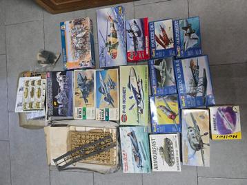 Lot maquettes  beschikbaar voor biedingen