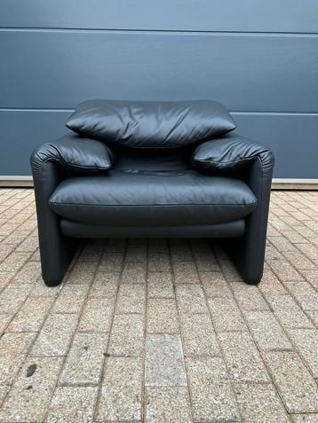 Recente Cassina Maralunga 1zit origineel Zwart leder ZGAN! beschikbaar voor biedingen