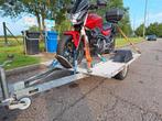 Motoraanhanger, geremd tot 750 kilo, oprijplaat NEDERLAND, Auto diversen, Aanhangers en Bagagewagens, Ophalen, Zo goed als nieuw