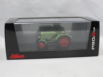 1:43 Schuco 08946 Borgward Traktor 1953 resedagrün 1v1000st. disponible aux enchères