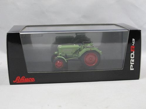 1:43 Schuco 08946 Borgward Traktor 1953 resedagrün 1v1000st., Hobby & Loisirs créatifs, Voitures miniatures | 1:43, Neuf, Tracteur et Agriculture