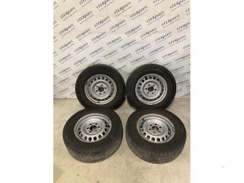 Velgen set + banden van een Mercedes Sprinter, Auto-onderdelen, Banden en Velgen, Personenwagen, Gebruikt, 3 maanden garantie