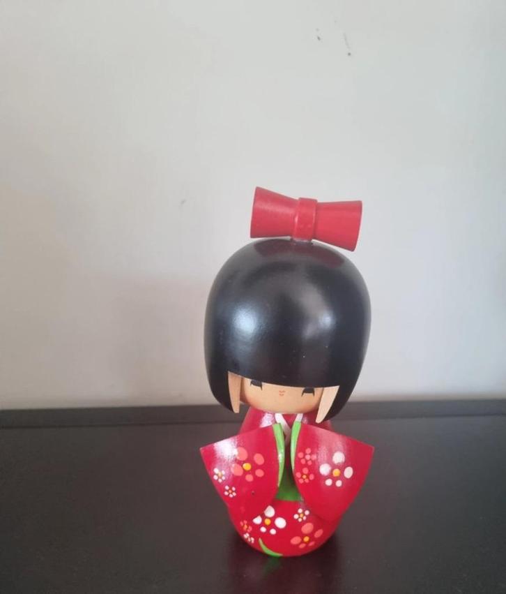 Leuke Kokeshi van vermoedelijk Tomio Ishida, Antiek en Kunst, Kunst | Beelden en Houtsnijwerken, Verzenden