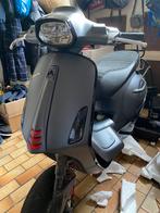 Vespa sprint 2021 (kapot), Fietsen en Brommers, Gebruikt, Ophalen of Verzenden, Benzine, Vespa