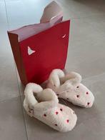 Etam lingerie pantoffels met hartjes - volledig nieuw, Kleding | Dames, Schoenen, Wit, Nieuw, Ophalen of Verzenden, Pantoffels of Sloffen