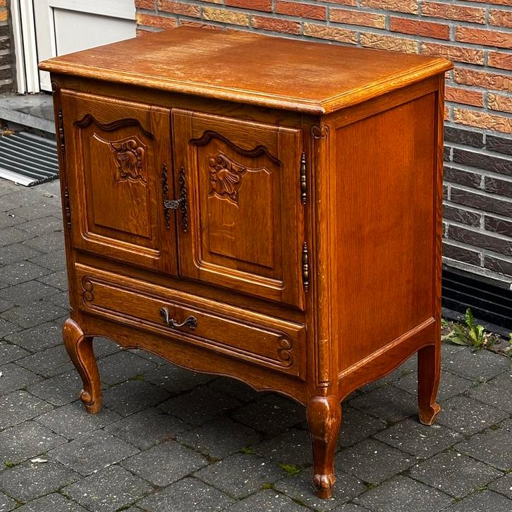 Vintage kast / TV-meubel – stijlvolle houten look, Antiek en Kunst, Antiek | Meubels | Kasten, Ophalen