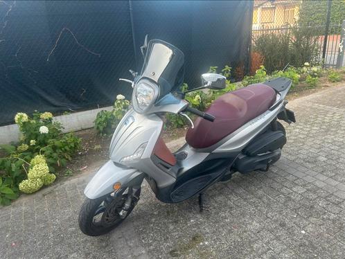 Piaggio beverly 350 2018, Motoren, Motoren | Piaggio, Particulier, Scooter, 12 t/m 35 kW, Minimaal motorrijbewijs A2, Sportuitlaat