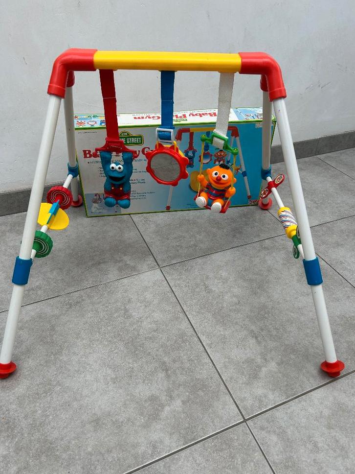 Nieuw : retro Sesamstraat baby speelboog in originele doos, Kinderen en Baby's, Speelgoed | Babyspeelgoed, Nieuw, Babygym, Ophalen