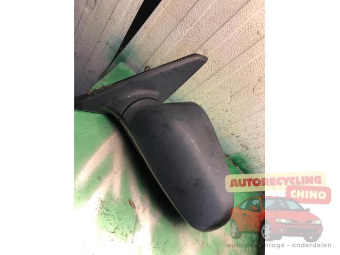 Buitenspiegel links van een Hyundai Coupe, Auto-onderdelen, Spiegels, Hyundai, Gebruikt, 3 maanden garantie, Ophalen of Verzenden