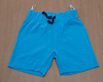  Shorts (taille 86)