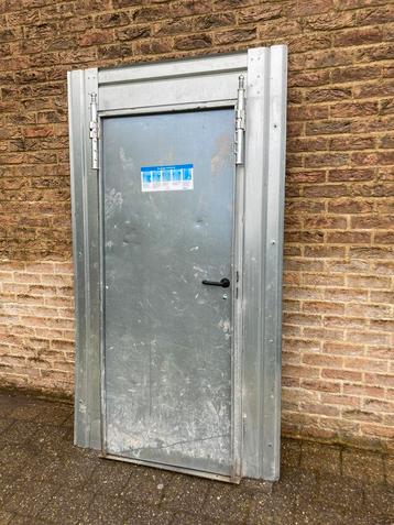 Werfdeur/ bouwdeur beschikbaar voor biedingen