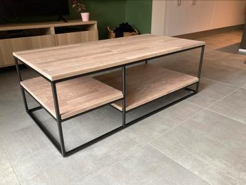 Unieke handgemaakte industriële salontafel – eik & staal beschikbaar voor biedingen