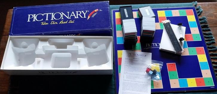 Pictionary, Hobby en Vrije tijd, Gezelschapsspellen | Bordspellen, Zo goed als nieuw, Ophalen of Verzenden