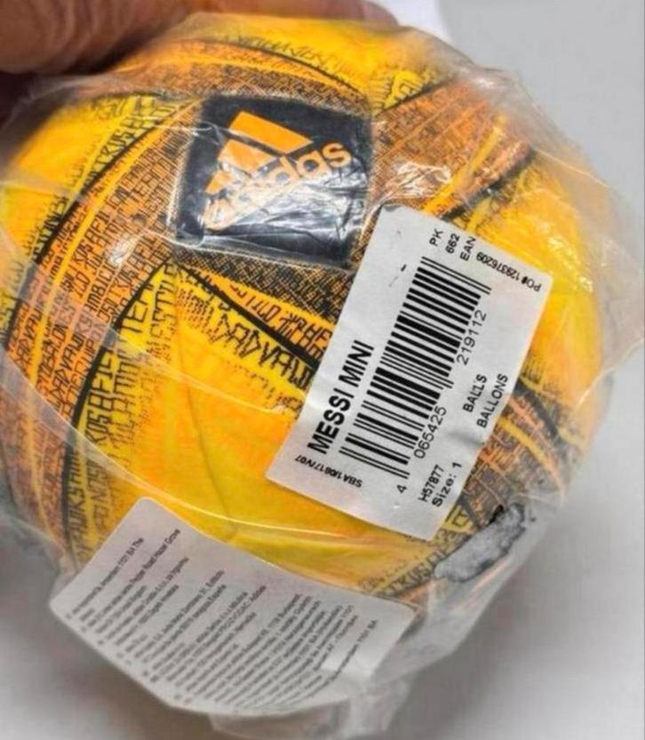 adidas Messi Mini Soccer Ball Size 1 bal H57877 Yellow/black, Verzamelen, Sportartikelen en Voetbal, Nieuw, Overige typen, Ophalen of Verzenden