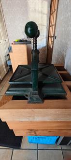 Notarispers of in de volksmond boekenpers, Enlèvement