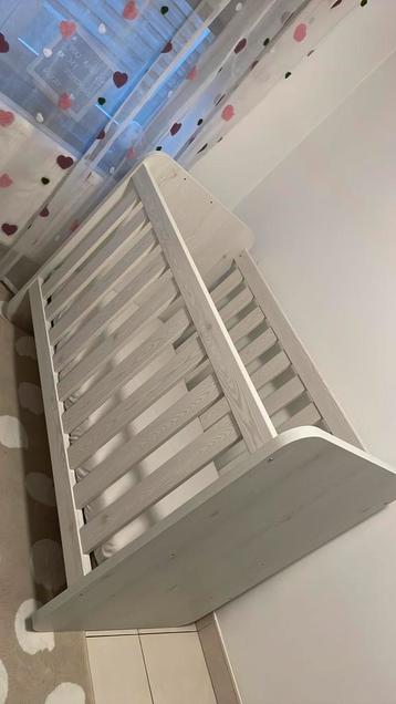 Baby bed / meegroeibed beschikbaar voor biedingen