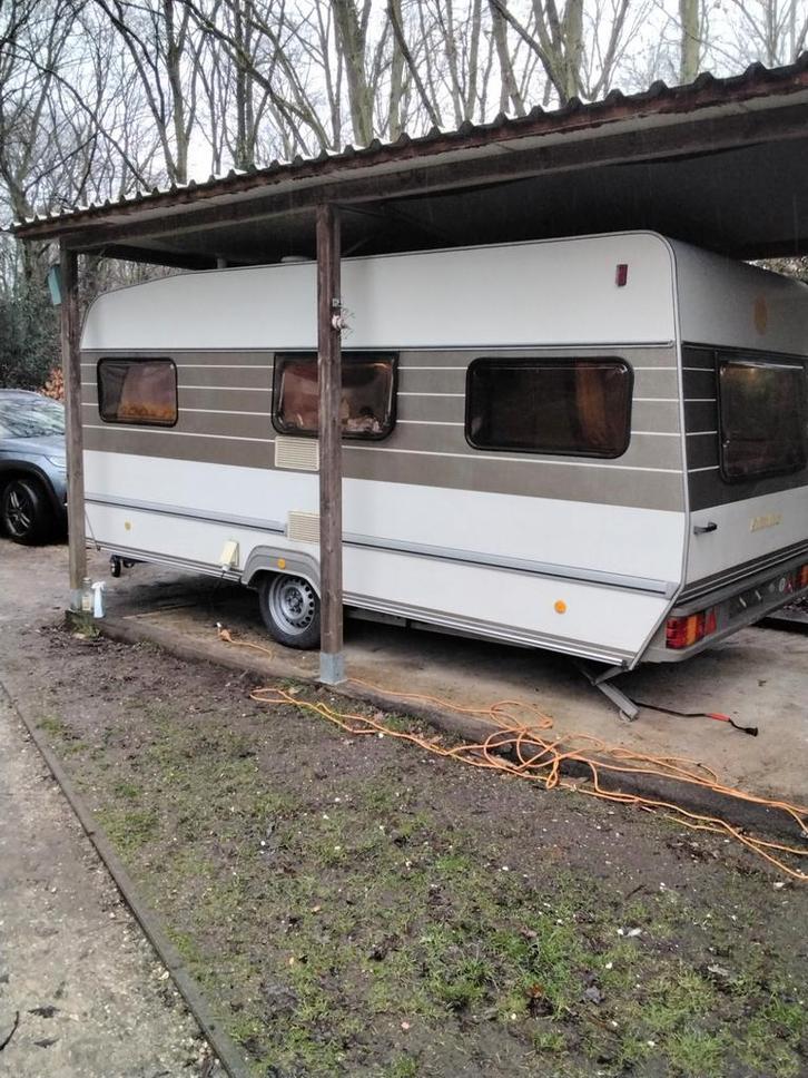 ERIBA HYMER,caravan, bj 91,in ZEER MOOIE NIEUWSTAAT, Caravanes & Camping, Caravanes, Particulier, jusqu'à 5, 750 - 1000 kg, Banquette en rond