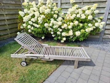 Teak houten ligbed / lounge bank beschikbaar voor biedingen
