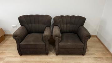 2 zeer degelijke 1 zit / fauteuils te koop beschikbaar voor biedingen