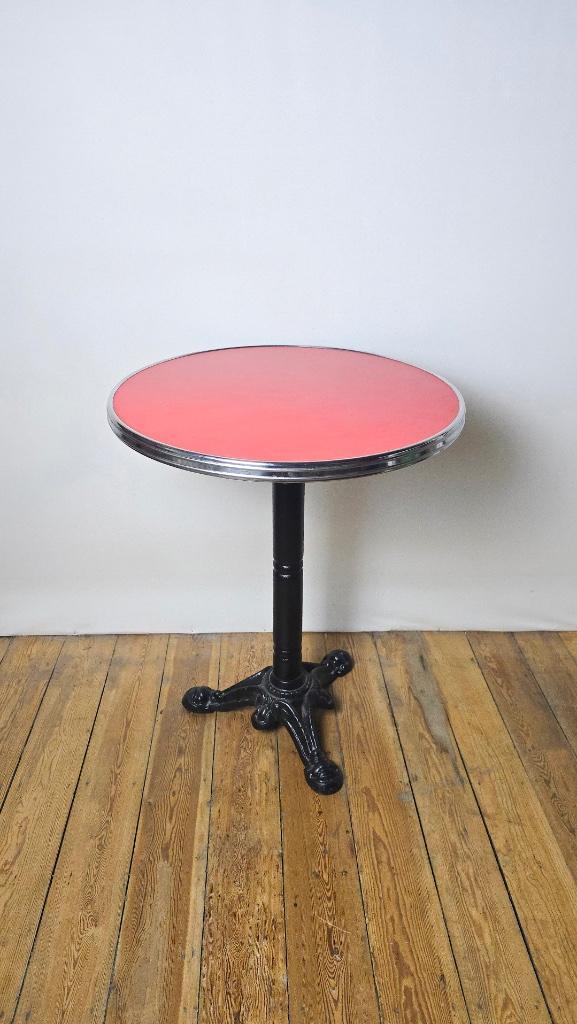 Bistrotafel met gietijzeren poot - rond tafelblad - rood, Tuin en Terras, Tuintafels, Zo goed als nieuw, Rond, Overige materialen