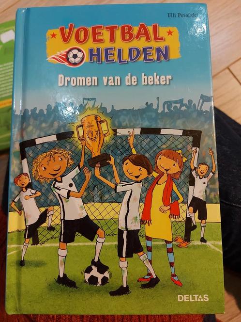 Ulli Potofski - Voetbalhelden - Dromen van de beker, Boeken, Kinderboeken | Jeugd | 10 tot 12 jaar, Zo goed als nieuw, Ophalen of Verzenden
