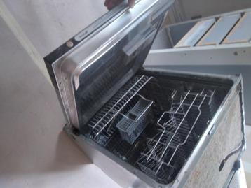 Lave vaisselle SMEG encastrable beschikbaar voor biedingen