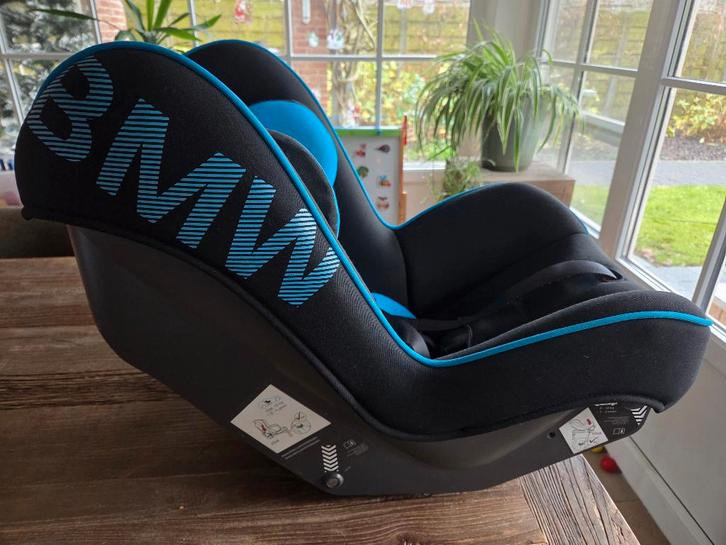 Babyzitje (1) BMW inclusief ISOFIX base., Kinderen en Baby's, Autostoeltjes, Gebruikt, Overige merken, 9 t/m 18 kg, Isofix, Verstelbare rugleuning