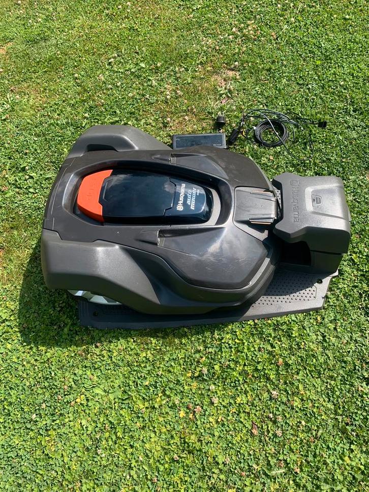 Husqvarna Automower 450x robotmaaier gras robot, Tuin en Terras, Robotmaaiers, Zo goed als nieuw, 20 tot 25 cm, Met regensensor