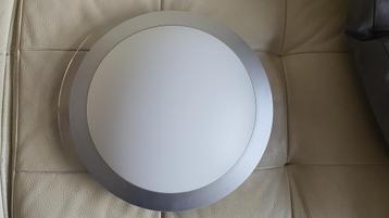 Zuinige plafond lamp  beschikbaar voor biedingen