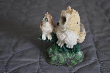 Groot en kleine uil op groene stronk 7,5 x 8 x 10 cm beschikbaar voor biedingen
