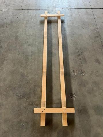 Houten kaders (gratis) beschikbaar voor biedingen