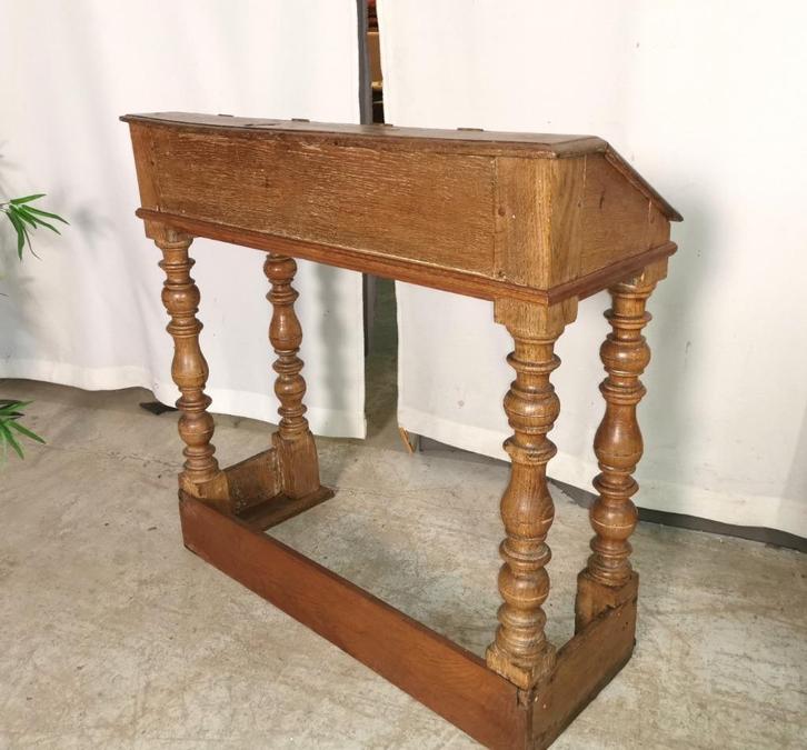 antieke muur-/schrijf tafeltje met klep in eik B 91 H 89 D34, Antiek en Kunst, Curiosa en Brocante, Ophalen