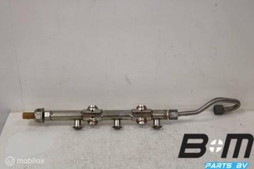 Brandstofrail VW Passat B8 04C133320F beschikbaar voor biedingen
