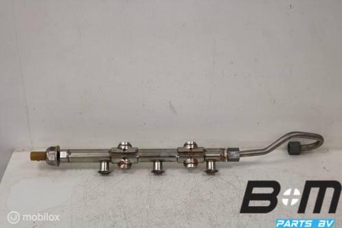 Brandstofrail VW Passat B8 04C133320F, Auto-onderdelen, Motor en Toebehoren, Gebruikt