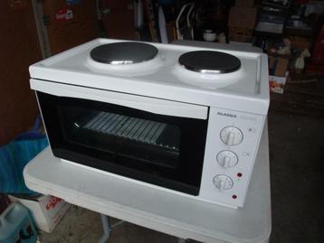 combiné four et 2 plaques de cuisson (nouveau) beschikbaar voor biedingen