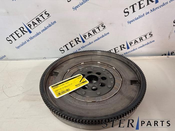 Volant moteur d'un Mercedes A-Klasse, Autos : Pièces & Accessoires, Moteurs & Accessoires, Mercedes-Benz, Utilisé, 3 mois de garantie