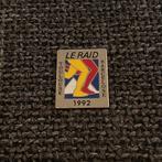 PIN - LE RAID - TOULOUSE - BARCELONE - 1992 - COURSE A PIED, Sport, Utilisé, Envoi, Insigne ou Pin's