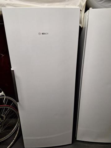 Vrijstaande Diepvriezer Bosch No Frost, Elektronische apparatuur, 160 cm of meer, Zo goed als nieuw, Ophalen, Vrieskast