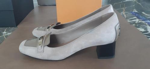 Schoenen maat 38 TOD'S, Kleding | Dames, Schoenen, Zo goed als nieuw, Schoenen met lage hakken, Verzenden