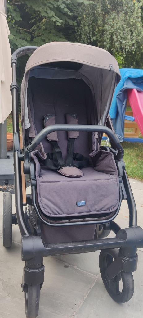 Mutsy NIO buggy/kinderwagen, Kinderen en Baby's, Kinderwagens en Combinaties, Gebruikt, Kinderwagen, Mutsy, Met reiswieg, Verstelbare duwstang