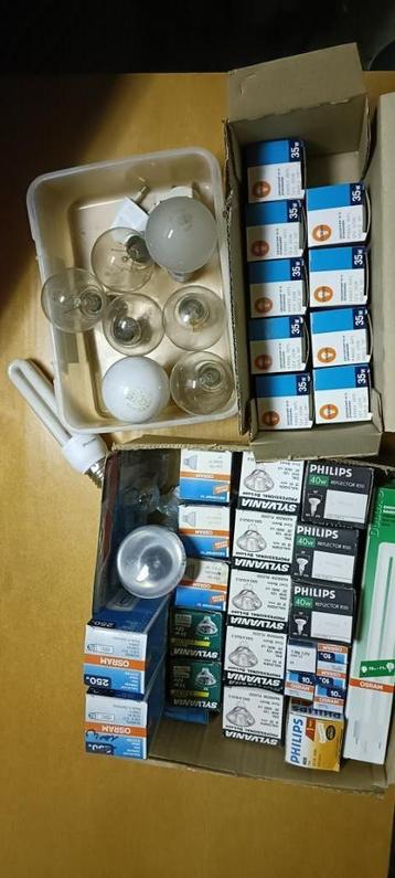 Set van verschillende maar geen LED-lampen beschikbaar voor biedingen