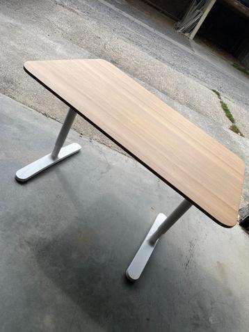 Bureau IKEA Bekant chêne blanchi  beschikbaar voor biedingen