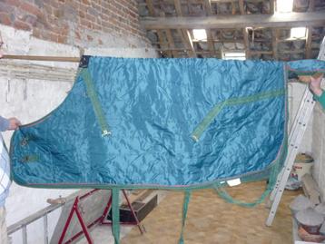 Paardendeken met afneembare staarthoes beschikbaar voor biedingen