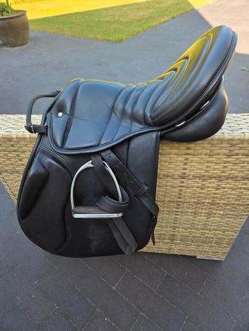 Endurance zadel Finest Saddlery  beschikbaar voor biedingen