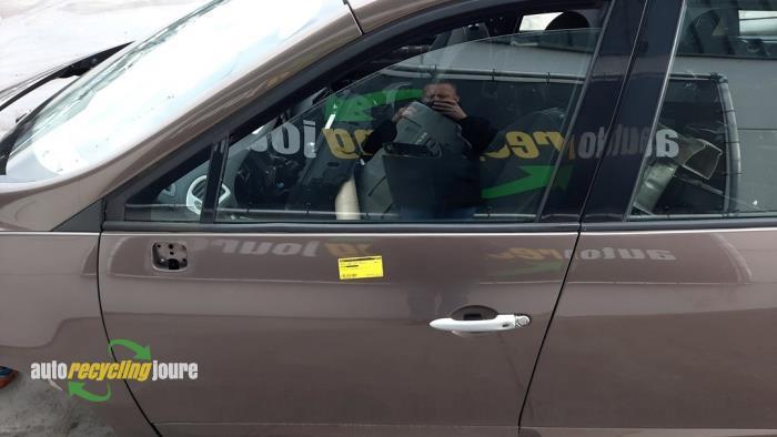 Portier 4Deurs links-voor van een Renault Grand Scenic (TECN, Auto-onderdelen, Carrosserie, Deur, Renault, Gebruikt, 3 maanden garantie