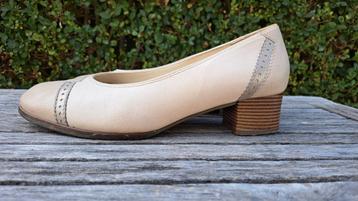leder damesschoenen maat 40  met hak beschikbaar voor biedingen