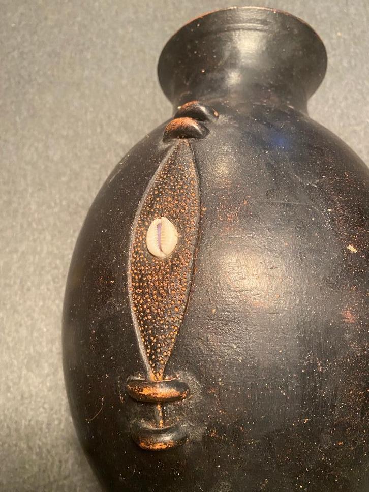 Charmante vaas uit Senegal, Huis en Inrichting, Woonaccessoires | Vazen, Minder dan 50 cm, Aardewerk of Porselein, Ophalen