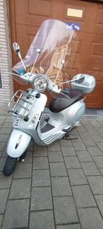 Vespa primavera B klasse, Fietsen en Brommers, Ophalen of Verzenden, Zo goed als nieuw, Vespa
